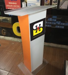 BỤC PHÁT BIỂU - BÀN LỄ TÂN